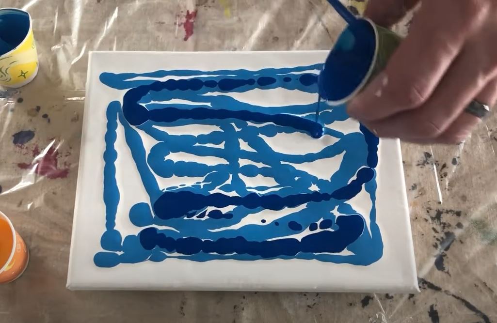 the traditional acrylic pouring technique