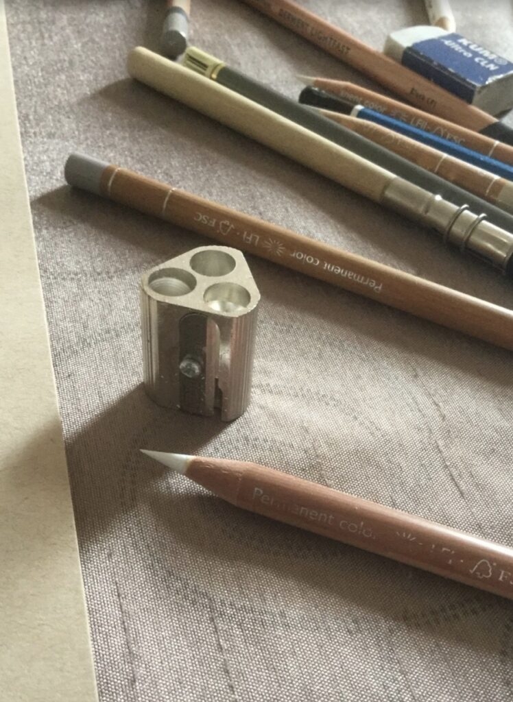 https://www.artsupplies.co.uk/blog/wp-content/uploads/2021/04/pencils-and-sharpeners-748x1024.jpeg