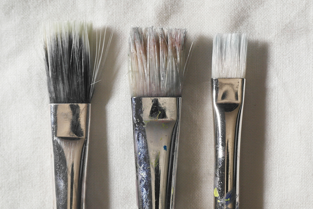 Different Types of Acrylic Paint Brush Sets Available in India