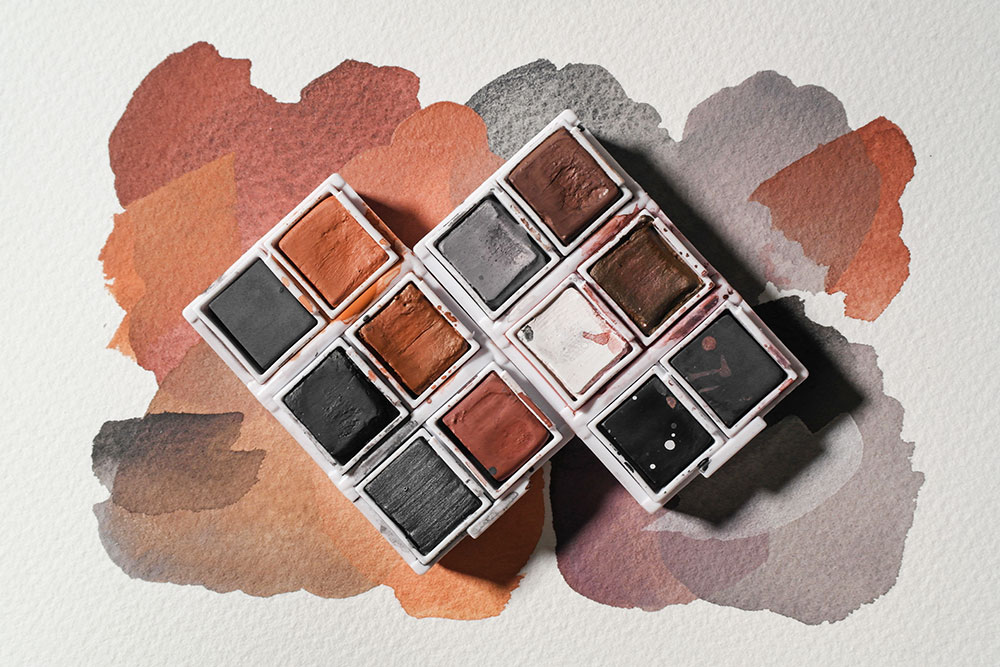 Using the Derwent Shade and Tone Mixed Media Set – Our Top Tips