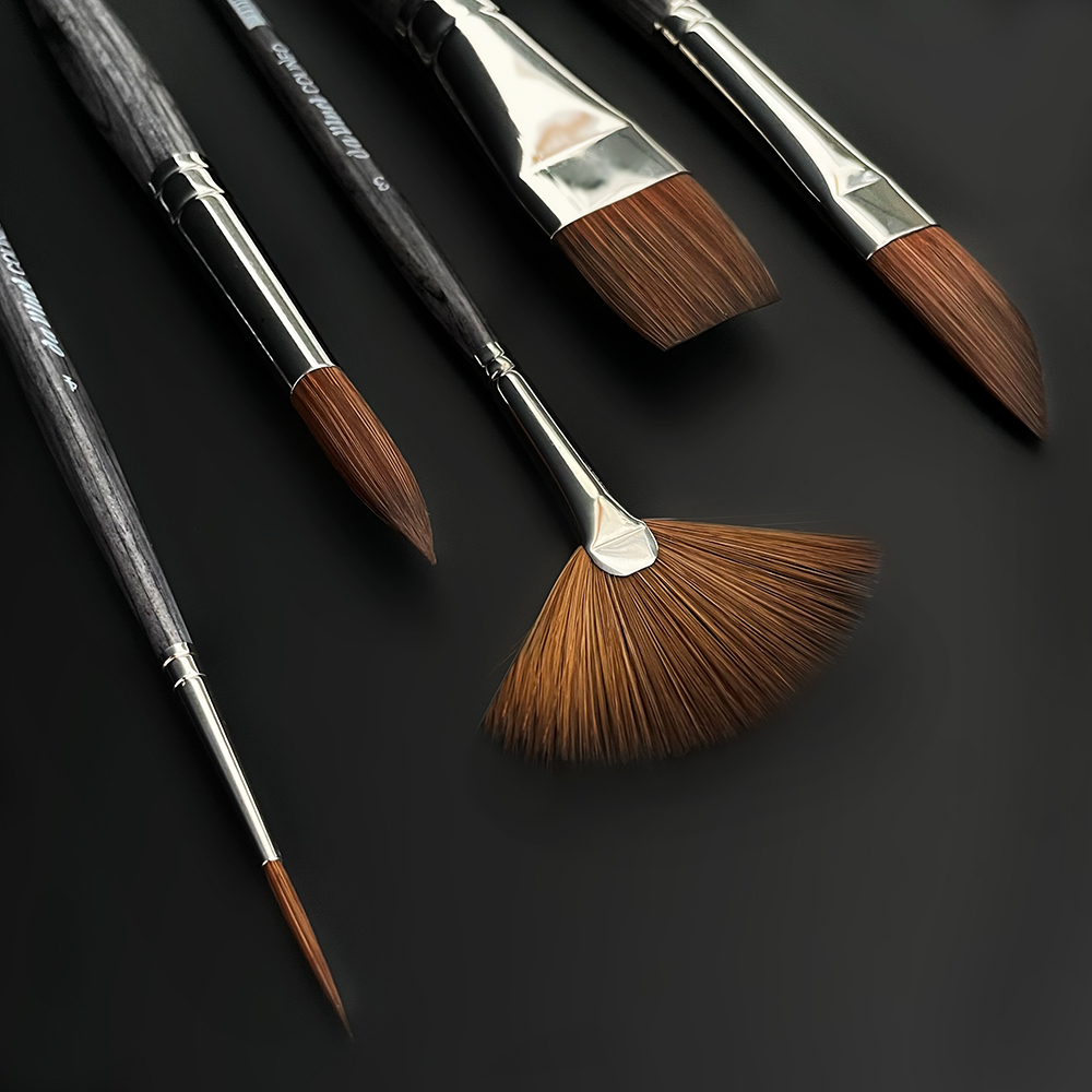 The Colineo range includes round, flat, riggers, swords & fan brushes.